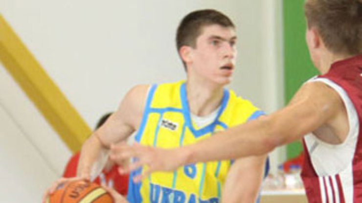 Баскетболист сборной Украины стал игроком сербского гранда