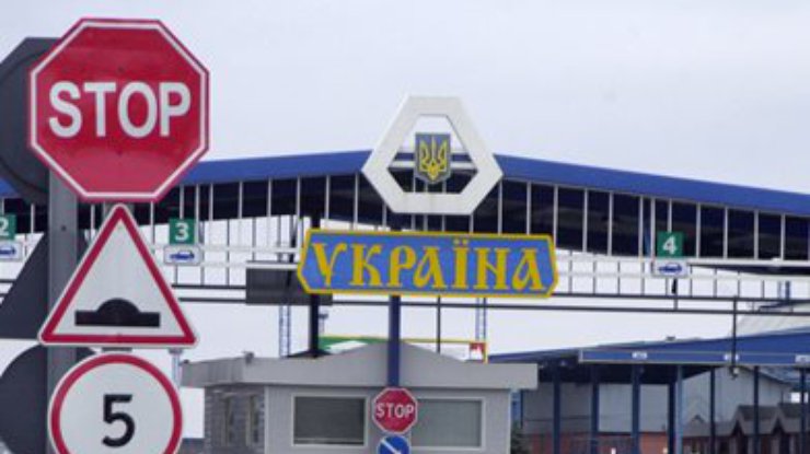 На границе Украины и России продолжается скапливание военной техники РФ