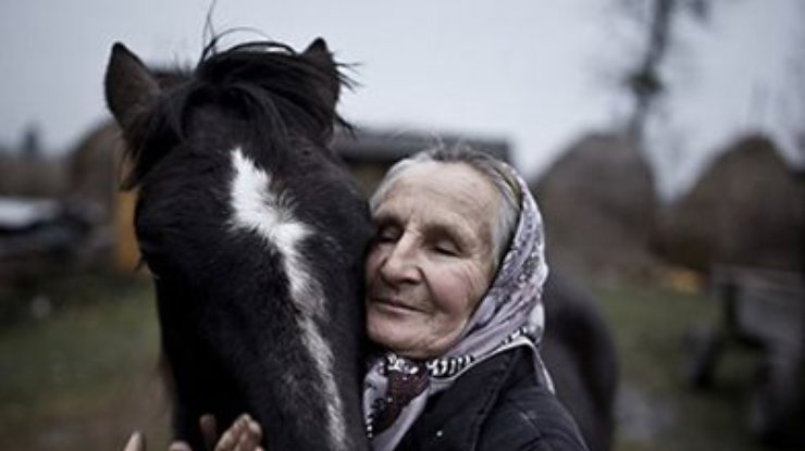 Фото с украинской бабушкой победило на международном конкурсе