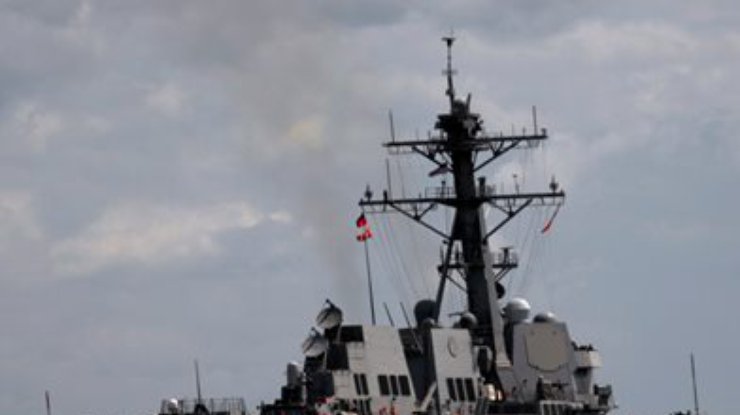 США заводят в Черное море второй боевой корабль