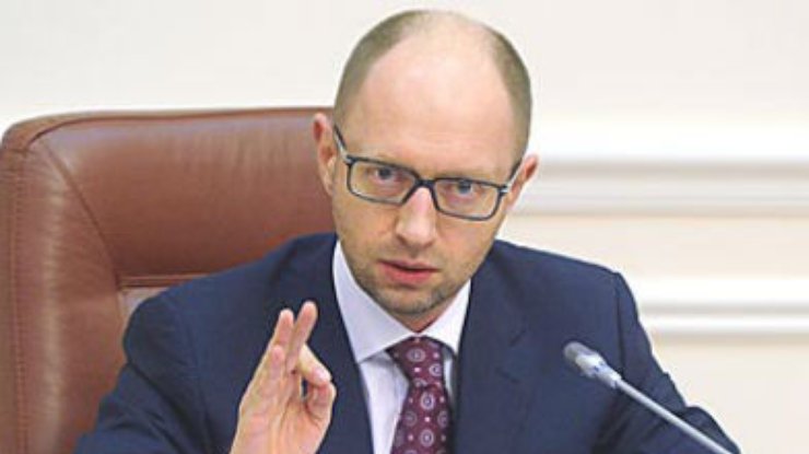 С введением визового режима с РФ спешить не следует, - Яценюк