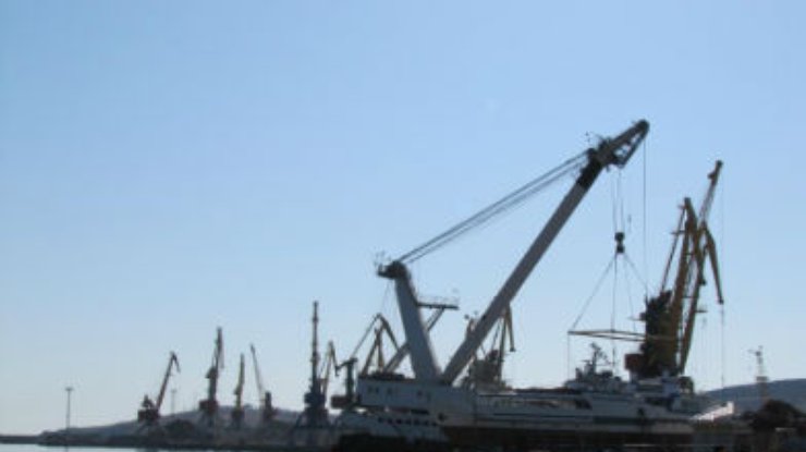 Феодосийских морпехов вывезли в порт и угрожают уголовными делами