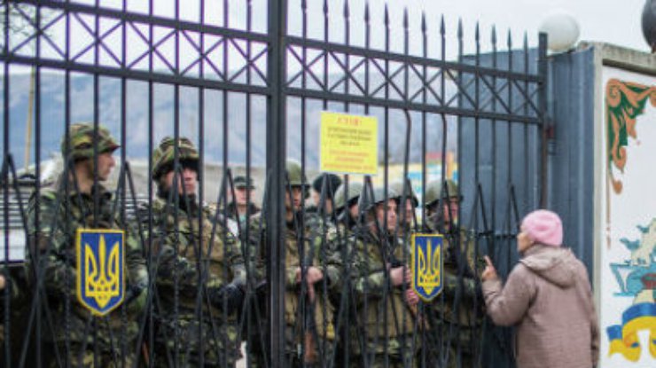 Турчинов одобрил передислокацию воинских частей из Крыма