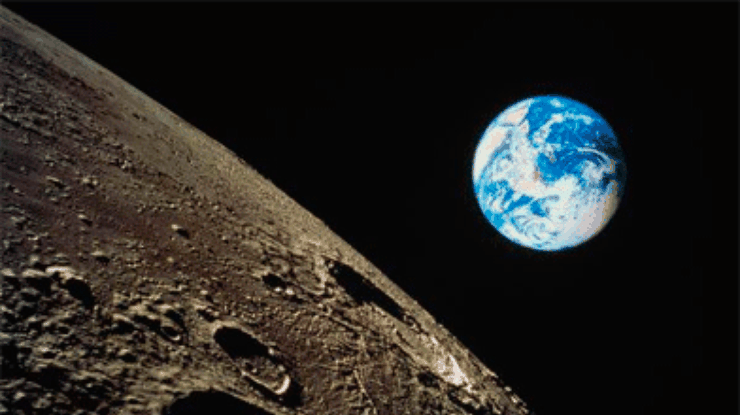 У Луны обнаружена атмосфера из пыли