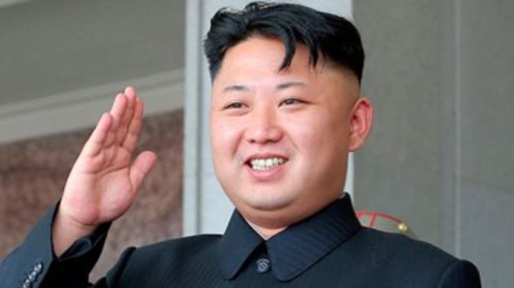 Мужчин КНДР обязали стричься, как Ким Чен Ын, - СМИ