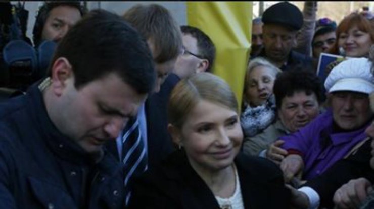 Тимошенко подала в ЦИК документы для регистрации кандидатом в президенты