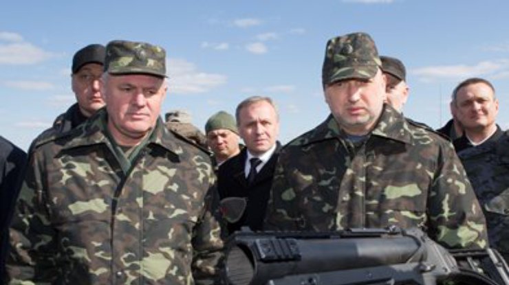 Турчинов высоко оценил подготовку противовоздушных сил Украины
