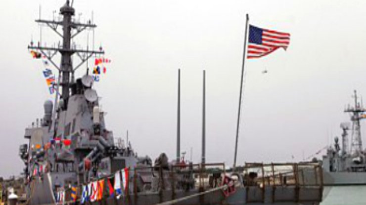 Американский боевой эсминец "Дональд Кук" вошел в акваторию Черного моря