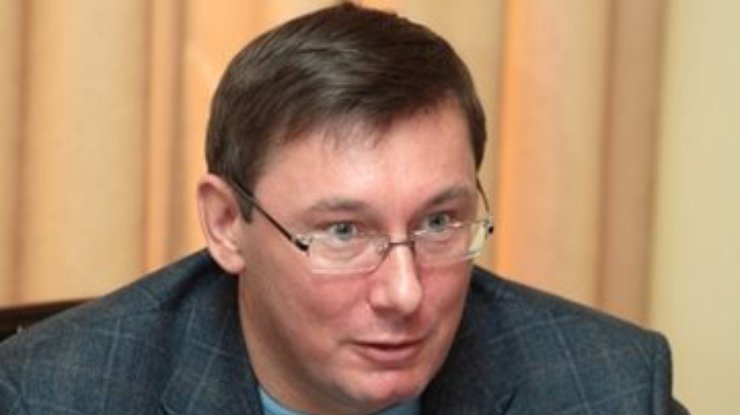 Милиция Донбасса подкуплена на деньги Януковича, - Луценко