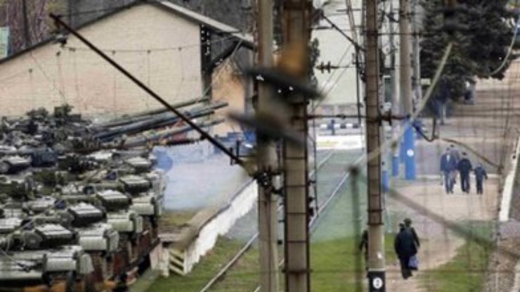РФ приостановила передачу Украине военной техники из Крыма