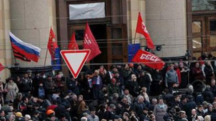 Суд смягчил меру пресечения двоим подозреваемым в массовых беспорядках в Харькове
