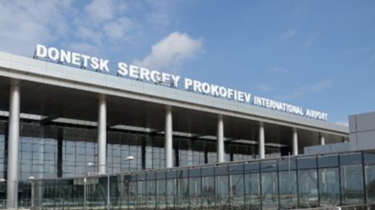Сепаратисты пытаются захватить аэропорт в Донецке