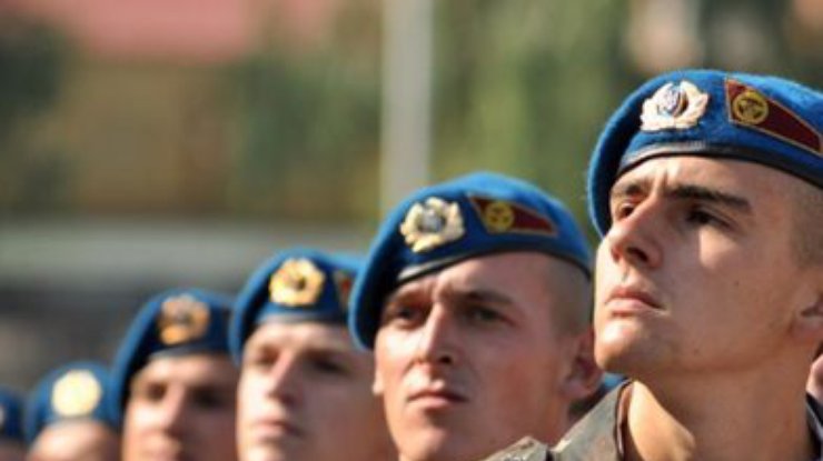 Днепропетровские десантники сдали оружие своему командиру, а не экстремистам, - Тымчук