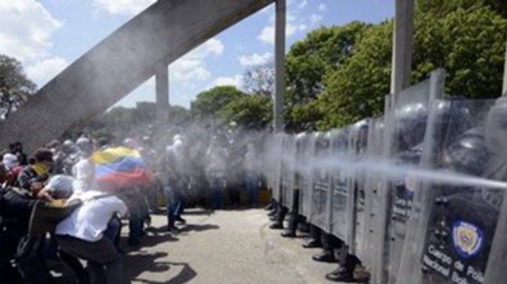 В Венесуэле возобновились антиправительственные демонстрации