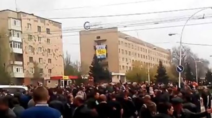Компания Ахметова ведет переговоры с бастующими в Краснодоне (видео)