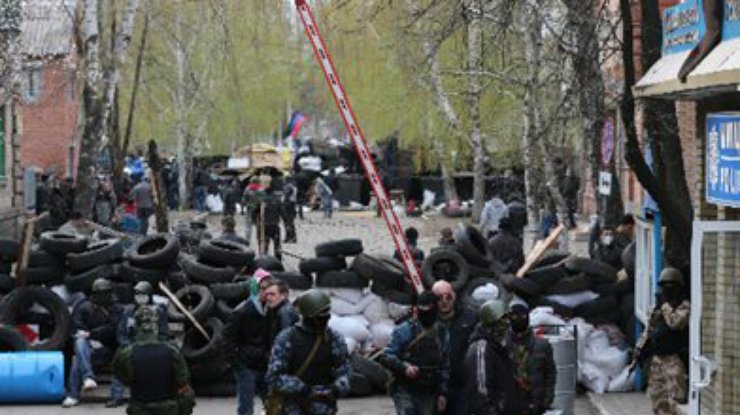 Под Славянском обстреляли группу "ополченцев", есть погибший, - штаб "самообороны"