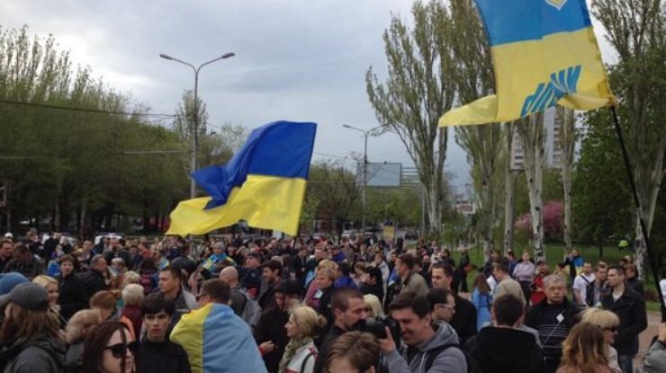 Милиция Донецка освободила захваченных сепаратистами участников митинга единства