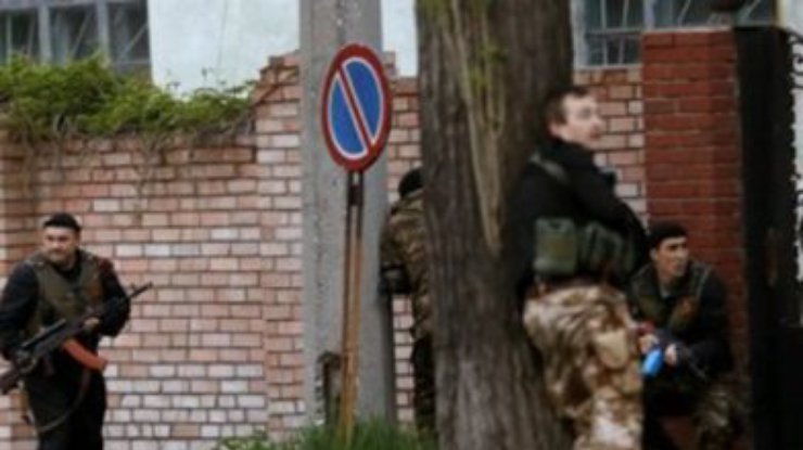 Солдат-срочников из Луганска сеператисты увезли в неизвестном направлении