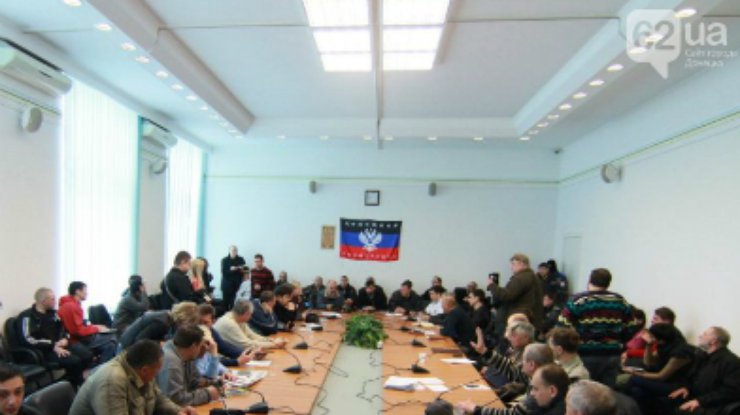 В Донецкой области полностью парализована работа органов местной власти