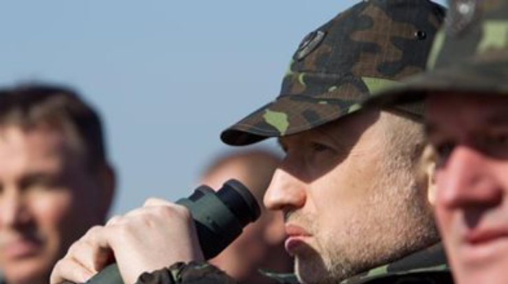 Турчинов увидел в Украине "боевой костяк" армии