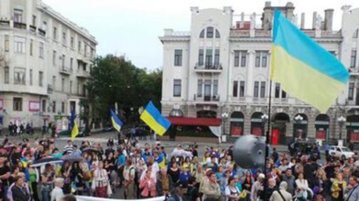 Митинг за единую Украину в Харькове собрал тысячу человек, пророссийский - 150 (фото)