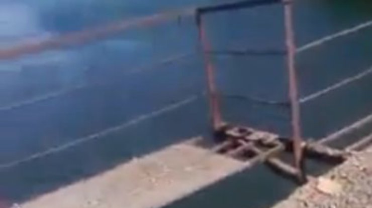 Террористы взорвали ж/д мост в Лисичанске (видео)