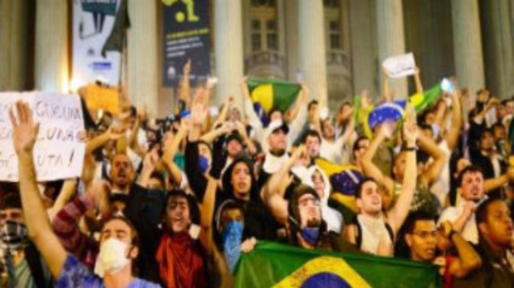 Работники аэропортов в Рио-де-Жанейро объявили забастовку