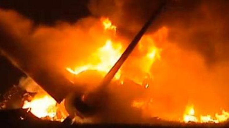 На сбитом Ил-76 в Луганске погибли 49 военных: В Украине объявлен траур (обновлено, видео)