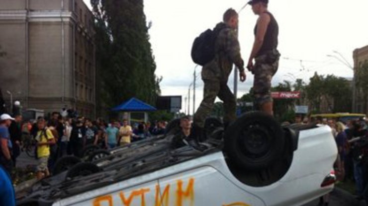 Милиция открыла дело по событиям под посольством России в Киеве 14 июня