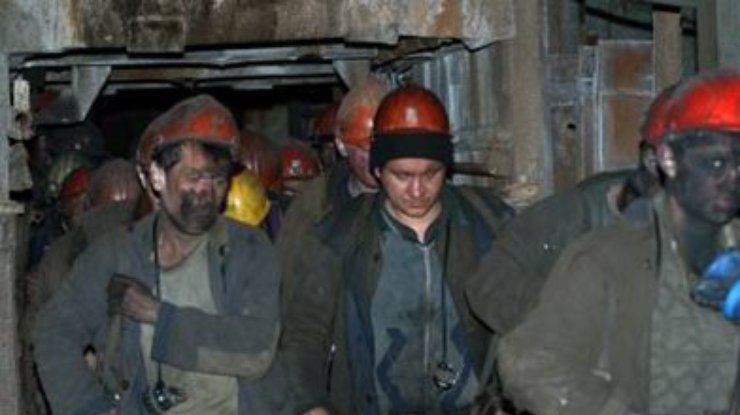 Террористы в Антраците заставляют шахтеров воевать на стороне "ЛНР"
