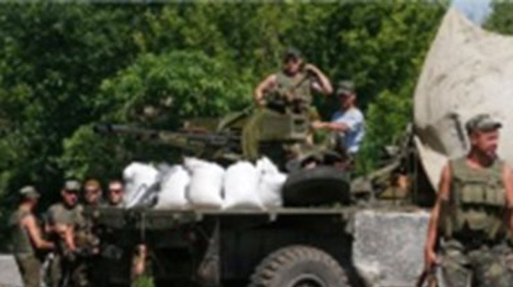 Террористы из Крыма перебрасывают на Донбасс танки и БТРы в сопровождении россиян