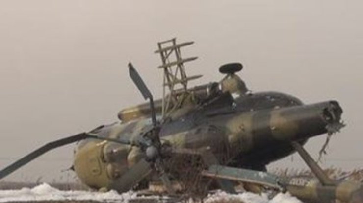 В Лазунивке упал вертолет с гуманитарным грузом для Донбасса