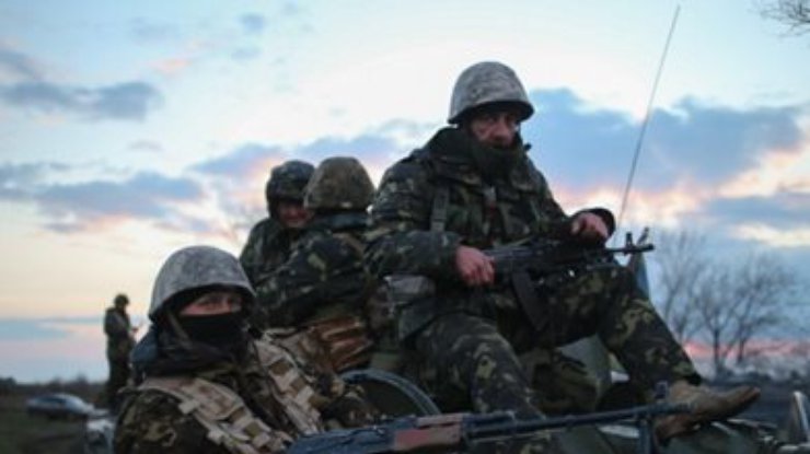 В Николаевке 8 часов идет бой: военные подступают к Славянску
