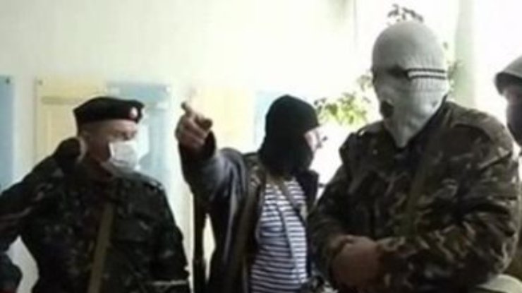 Террористы в Луганске устанавливают "Грады" в детсадах