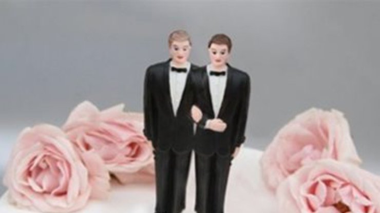 Геи подали в суд на кондитеров за отказ украсить торт в поддержку однополых браков