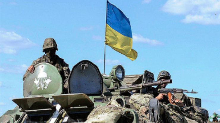 Десантники в аэропорту Луганска прорвали окружение и наступают