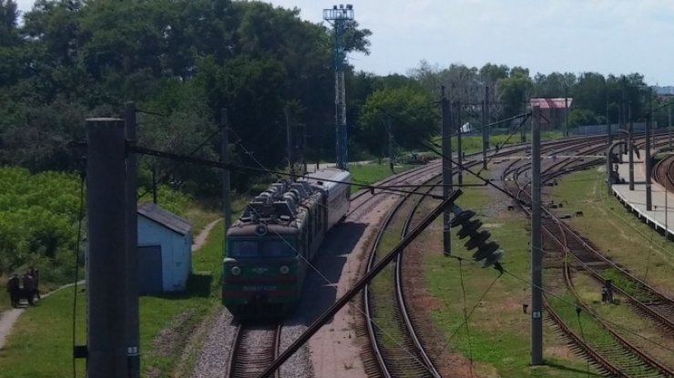Донецкая железная дорога отменила поезда из Луганска
