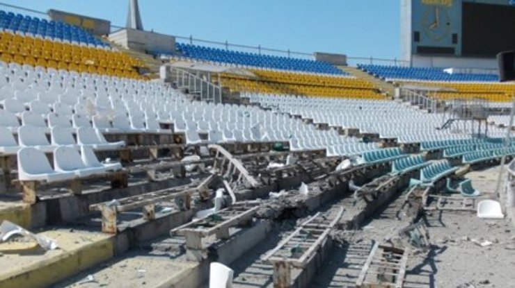 В Луганске разбомбили стадион "Зари" и элитную многоэтажку: есть погибшие (фото, видео)