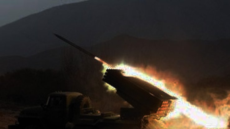 Донецк обстреливают из гаубиц и минометов: горят дома (обновлено, фото, видео)