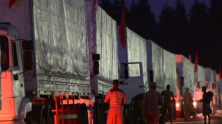 Около сотни грузовиков из гуманитарного конвоя Путина остались на ночь в Воронеже (фото, видео)