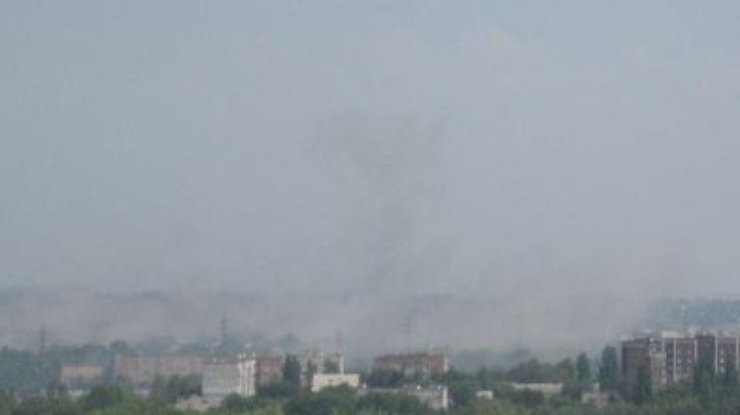 Донецк обстреливают из артиллерии: в городе пожары, 4 погибших (фото)