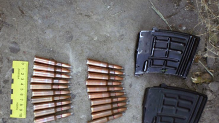 В зоне АТО боевики запасаются оружием на будущее (фото)