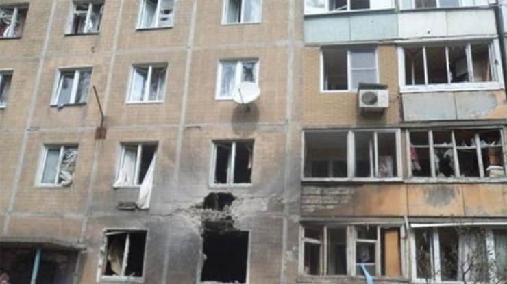Донецк обстреливают из артиллерии: 3 погибших, горит типография (обновлено, фото)