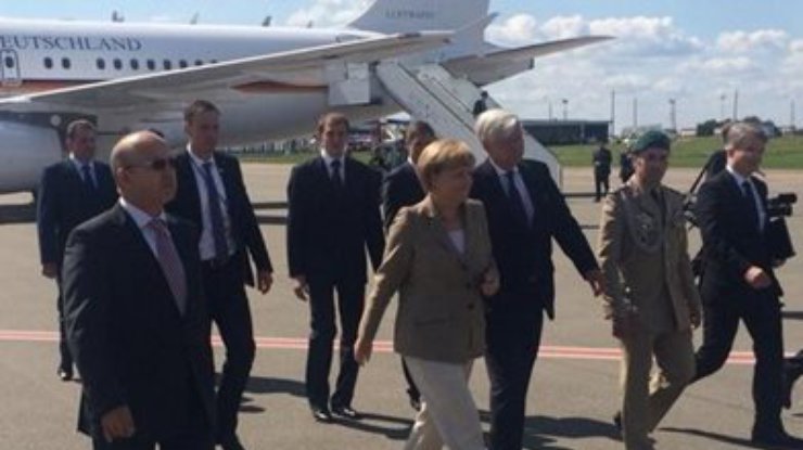Ангела Меркель прилетела в Киев (фото)