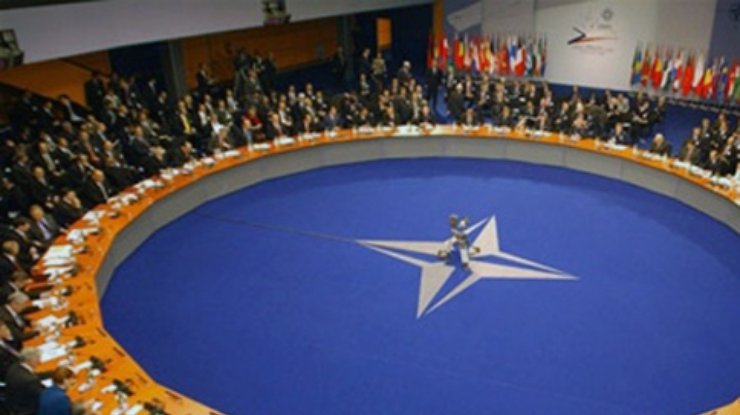 Участие России в саммите НАТО признано "нецелесообразным"