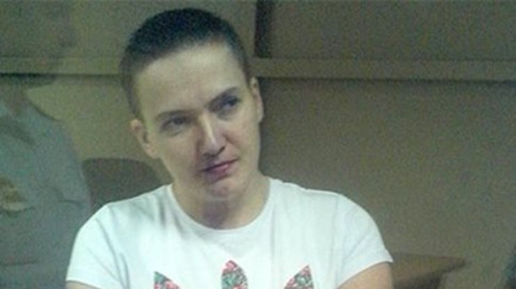 Суд Воронежа оставил Надежду Савченко под стражей, направив к психиатрам