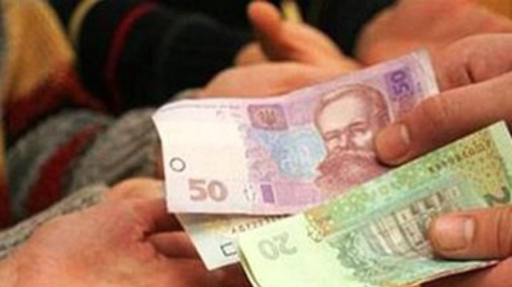 Зарплата в Украине сократилась на 9% - Госстат