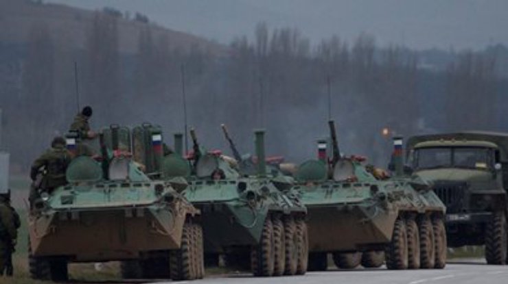Вторжение России в Украину: танки в Новоазовске и Старобешево, Порошенко созывает СНБО