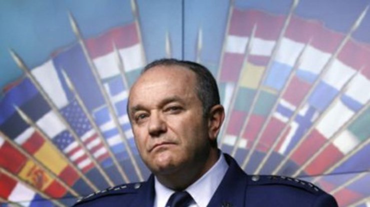 Командующий НАТО поставит ребром вопрос о вторжении России в Украину