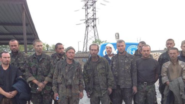 В Донецке отпустили из плена 15 украинских военных (фото, список)